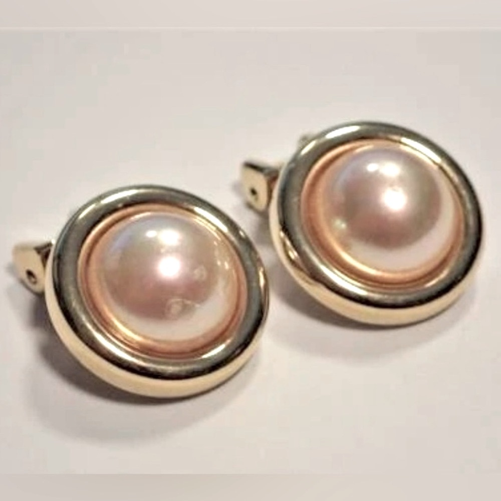 Christian Dior Mabe Pearl Clip Earrings Signed Gold Luxe Vintage - Picture 3 of 6